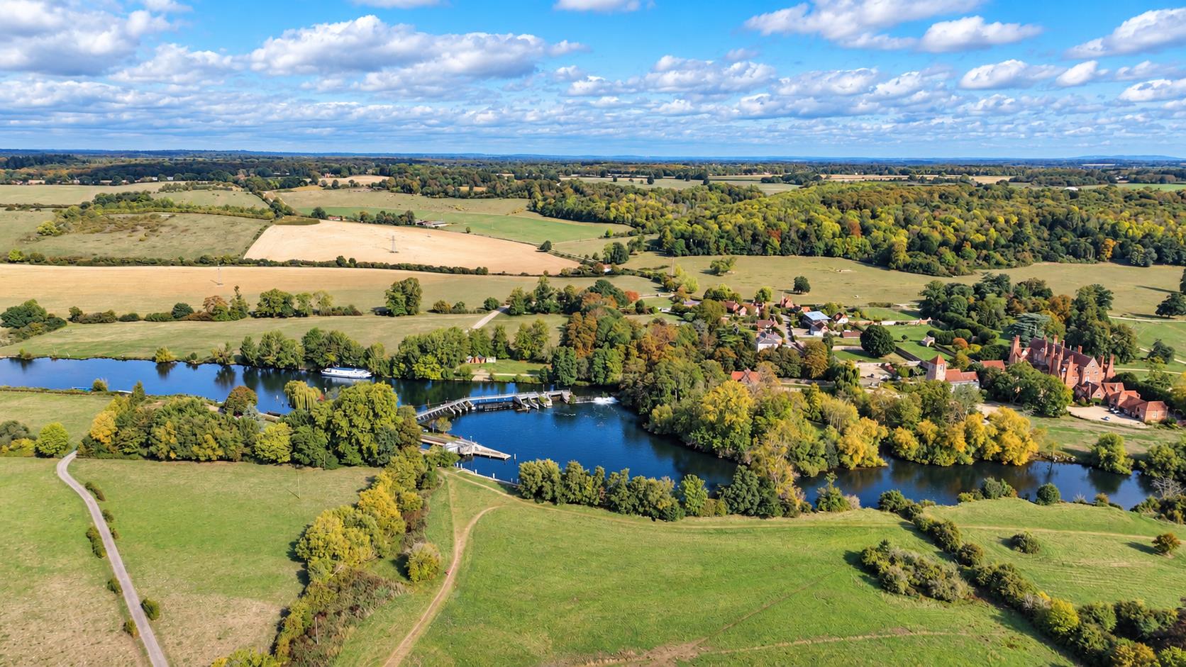 Mapledurham Drive, Purley On Thames